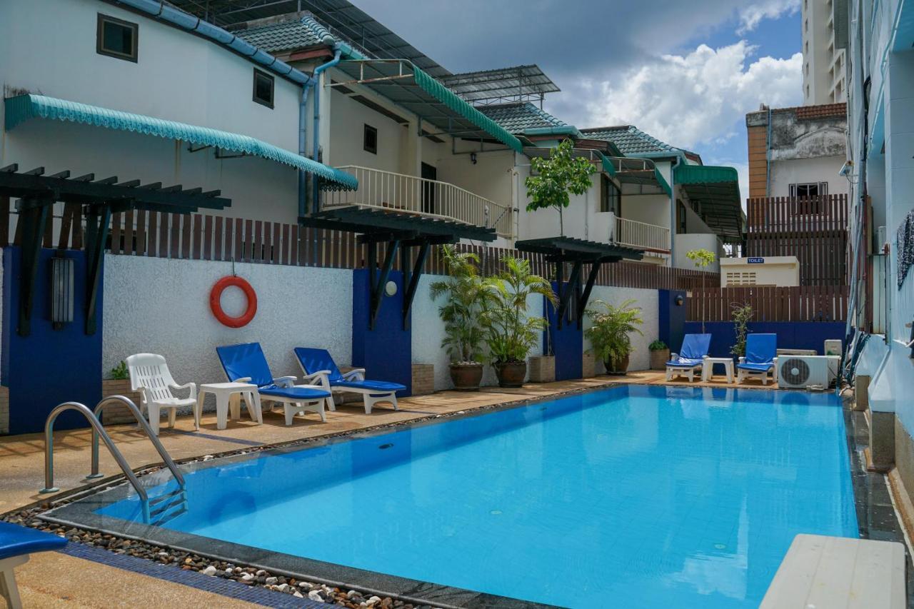 Rattana Beach Hotel By Shanaya Karon Exteriör bild