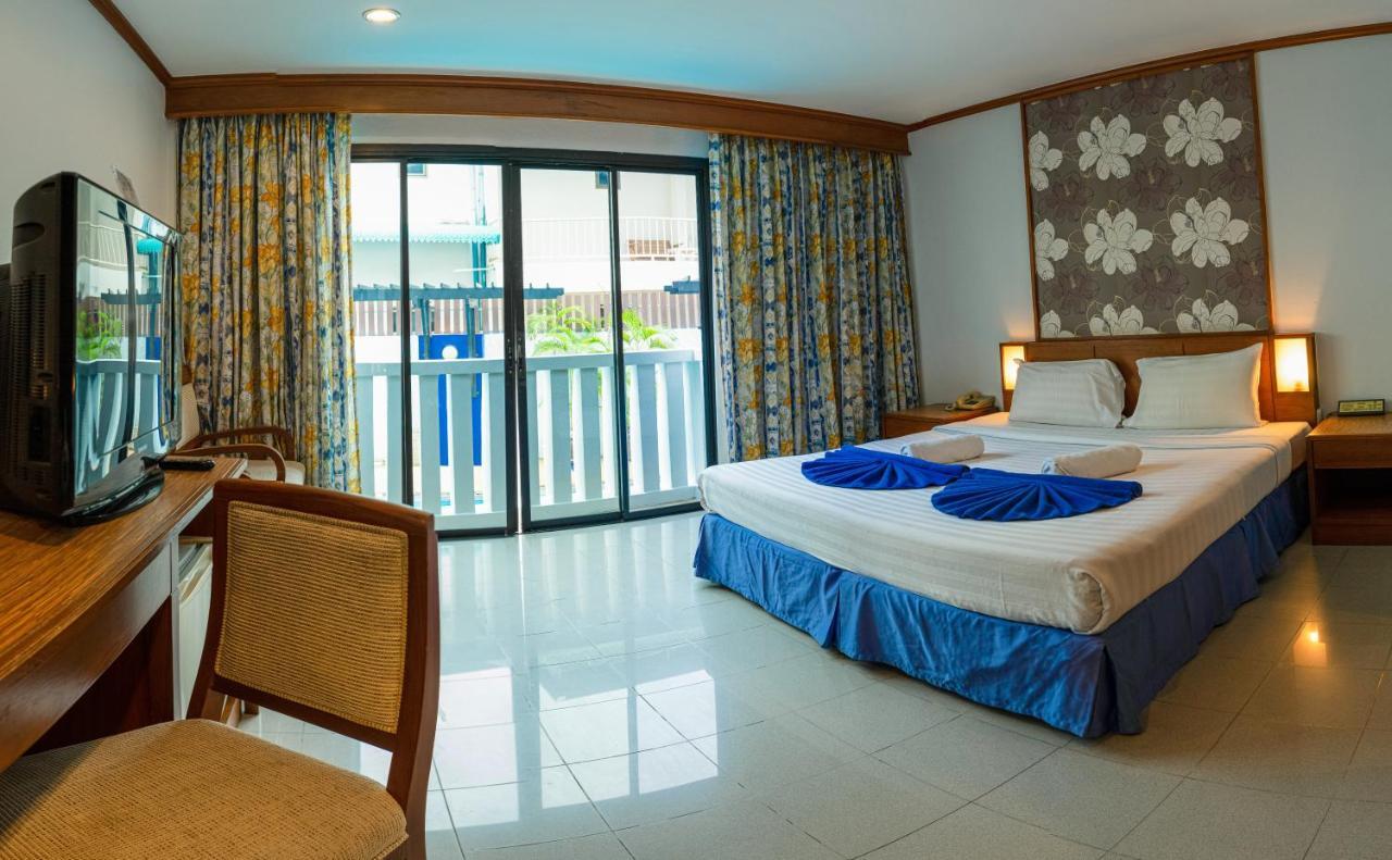 Rattana Beach Hotel By Shanaya Karon Exteriör bild